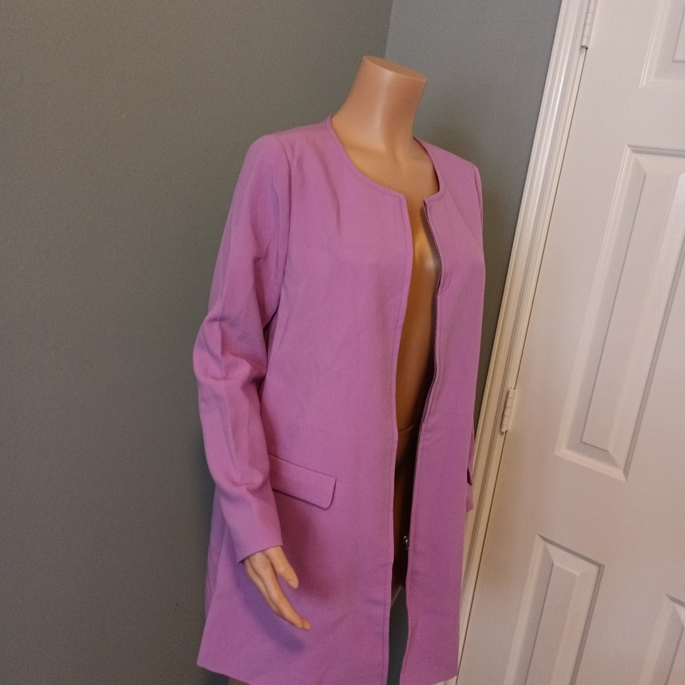Suit - Picture 10 of 15